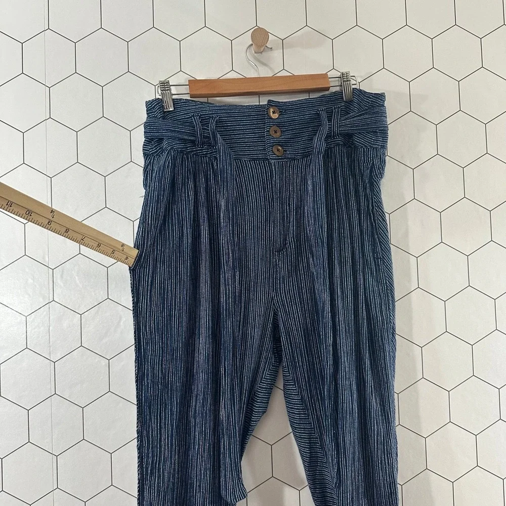 Free People Pinstripe Paperbag Cotton Tapered Pants Navy Blue White Size 10 Boho